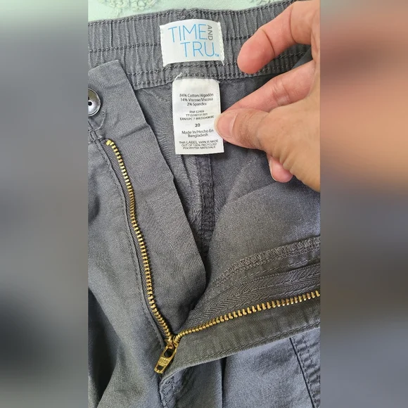 Time and Tru Womens Shorts NWT - Picture 3 of 5